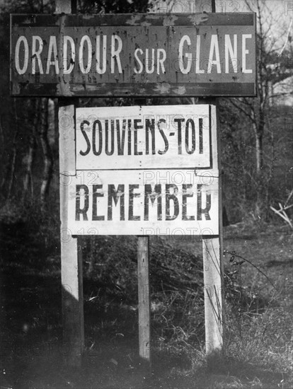 Panneau à l'entrée d'Oradour-sur-Glane