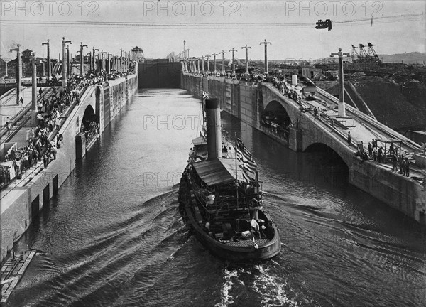 Panama Canal, Gatun Locks