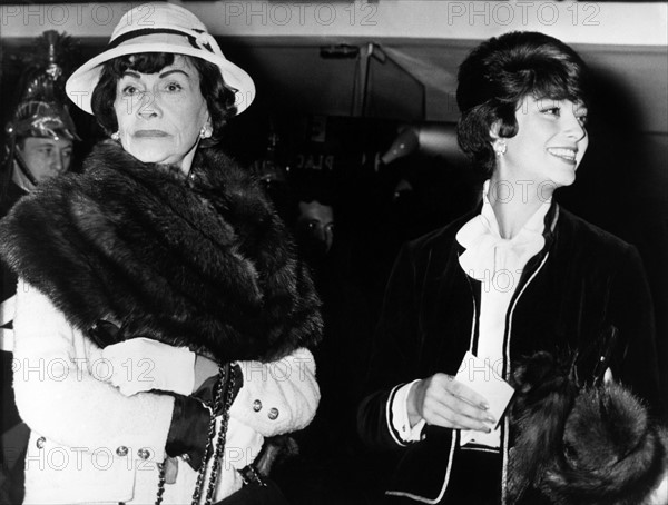 Coco Chanel et le mannequin Marie-Hélène Arnaud, 1960