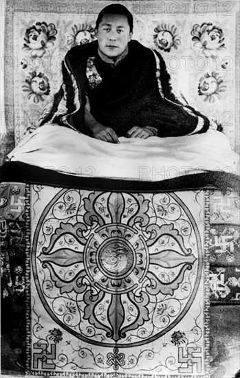 *06.07.1935-
relig. Oberhaupt der Tibet-Buddhisten
(Gelugpa)

- 1951