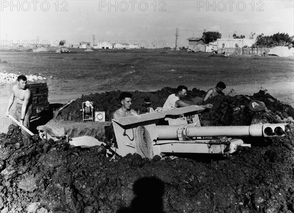 Robert Peary Suezkrise - britische Artilleriestellung bei Port Said