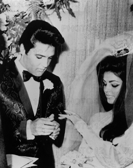 Presley, Elvis *08.01.1935-16.08.1977+
Saenger, Schauspieler, USA 

- Hochzeit  mit Priscilla Beaulieu

- 02.05.1967