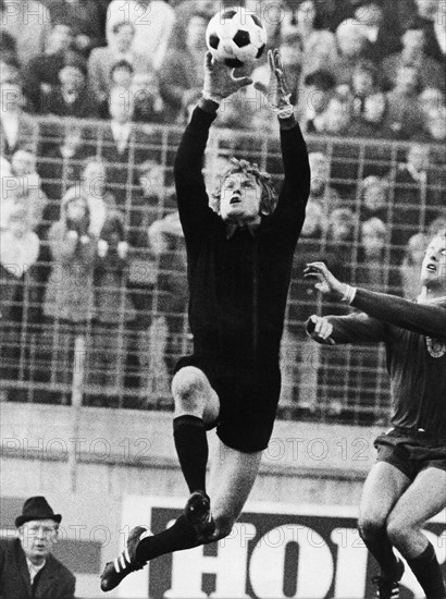 Maier, Sepp *28.02.1944-
Fussballer, Torwart, D
FC Bayern Muenchen

- in Aktion

- 1972