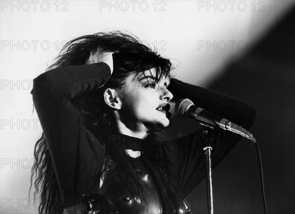 *11.03.1955-Nina Hagen 
S„ngerin, Schauspielerin, DAuftritt- undatiert