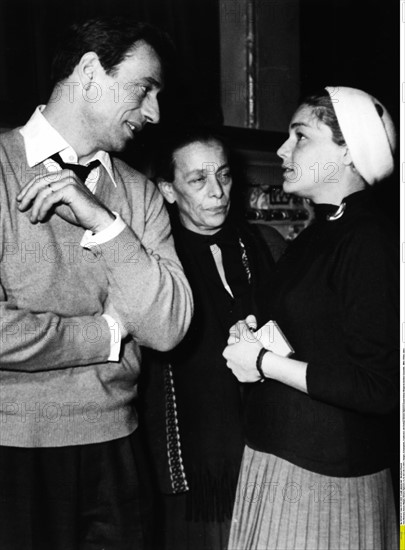 Yves Montand, Helene Weigel, Simone Signoret