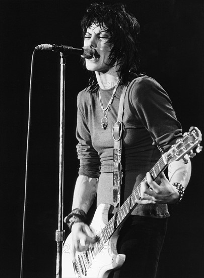 *22.09.1958-
Rock-S„ngerin, Gitarristin; USA
- bei einem Konzert im Berliner Metropol
- 18.11.1982