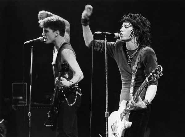 *22.09.1958-
Rock-S„ngerin, Gitarristin; USA
- bei einem Konzert im Berliner Metropol
- 18.11.1982