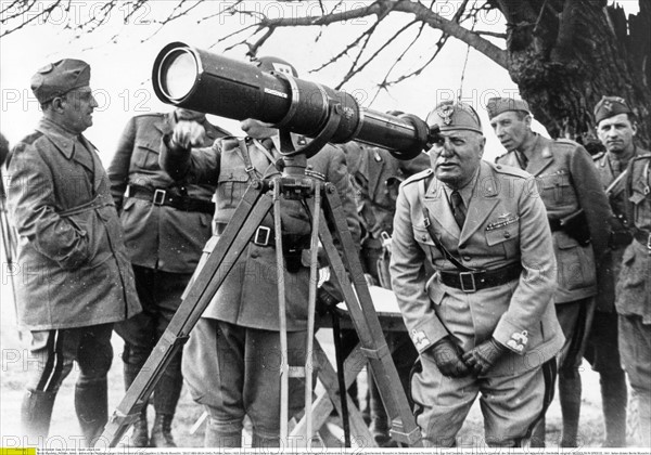 Benito Mussolini  Politiker, Italien - w„hrend des Feldzuges gegen Griechenland mit Graf Cavallero (l.)