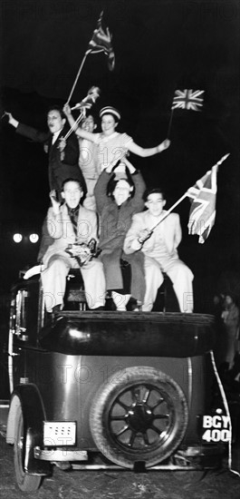 Londonians celebrating the crowning of king George VI of the United Kingdom