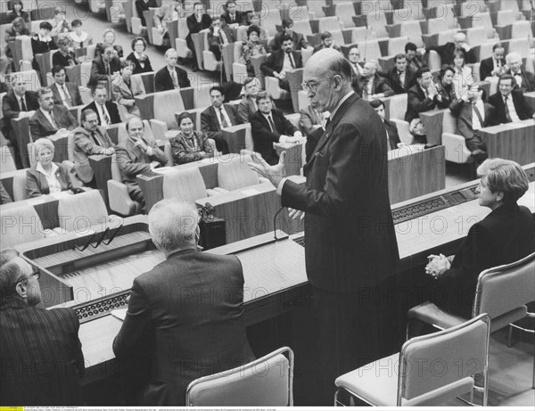 Giscard d'Estaing, Val‚ry - Politiker, Frankreich/ i.d. Volkskammer der DDR, Berlin