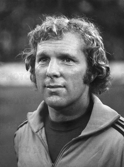 Der englische Fuáball-Nationalspieler Bobby Moore von West Ham United. 
 
 
Aufgenommen April 1973.