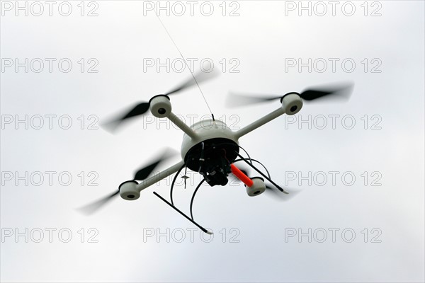 Germany Police. Equipment, devices: A remote-controlled SensoCopter (drone) equipped with cameras for police surveillance. Presentation at the Saxony Police Headquarters - 15/02/2008 - 15 February 2008  Germany, police: equipment, utensils: A remotely piloted aerial vehicle (RPV), presented by the police in Saxony, deployed with cameras for surveillance tasks. - 15/02/2008 - 15 February 2008