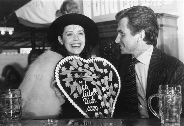 George Hamilton et Sylvia Kristel