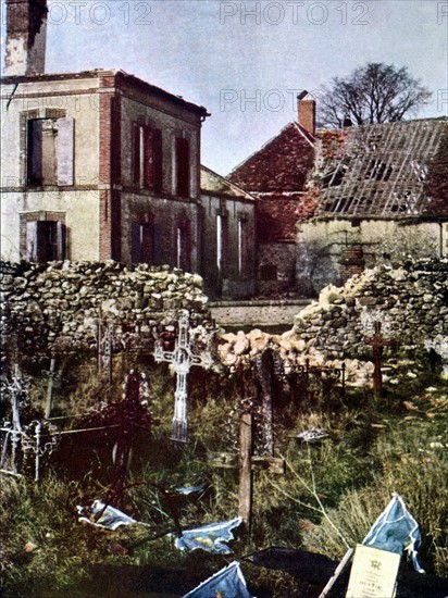 Ruines du cimetière de Charleville, en septembre 1914