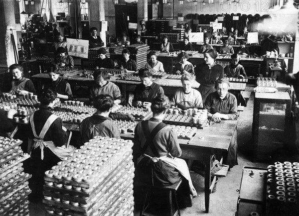 Ouvrières d'une usine d'armement allemande