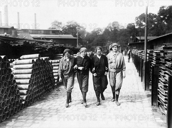 Ouvrières d'une usine d'armement allemande