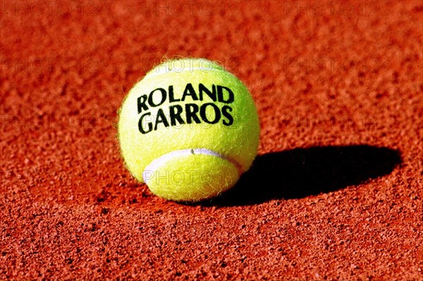 Balle de tennis à Roland Garros