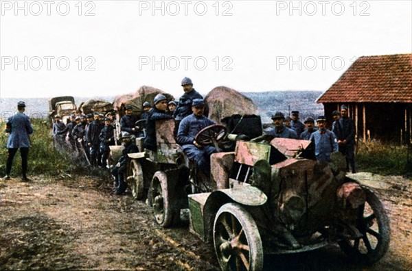 WW1-1916-VERDUN. French soldiers and vehicles of the mobile air defense