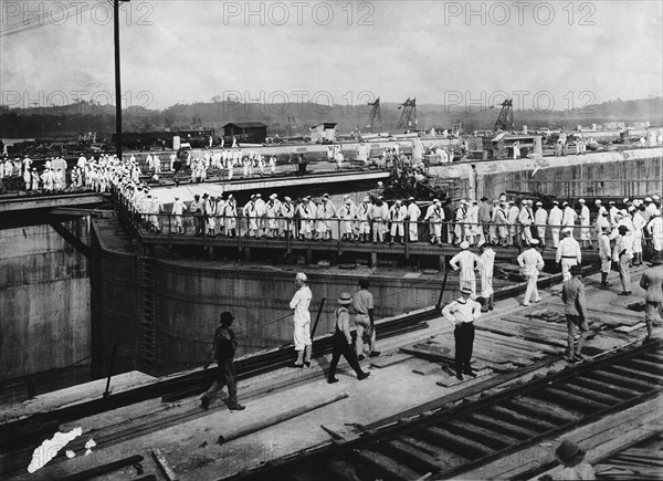 Panama-Kanal, US-Marinesoldaten an Schleuse von Gatun