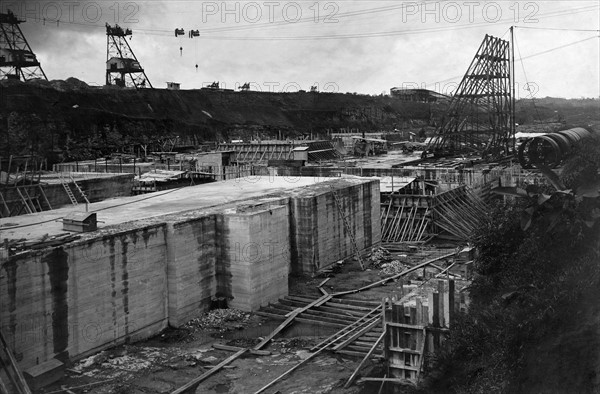 Construction du Canal de Panama