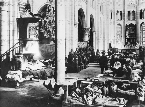 Eglise Saint-Yved de Braine (Aisne) transformée en hôpital militaire