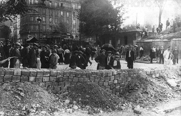 Construction de tranchées en 1914