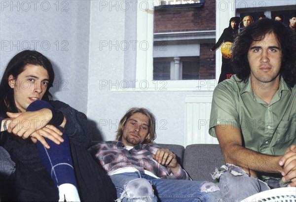 Nirvana - Musikgruppe, Grunge, USA - V.l.n.r.: Dave Grohl, Kurt Cobain, Krist Novoselic waehrend eines Interviews in London, GB