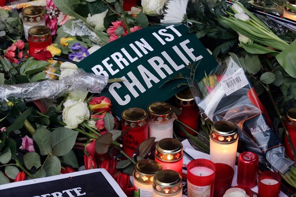 Rassemblement à Berlin en mémoire des victimes de l'attentat de Charlie Hebdo et du Supermarché casher à Paris