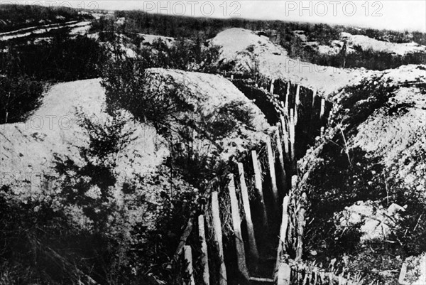 Tranchée abandonnée au Fort de Douaumont