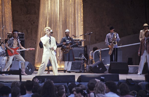 David Bowie pendant la tournée Serious Moonlight Tour