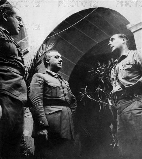 Les généraux Francisco Franco et José Enrique Varela