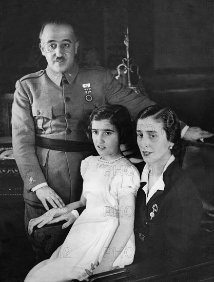 Le général Francisco Franco en famille en 1936