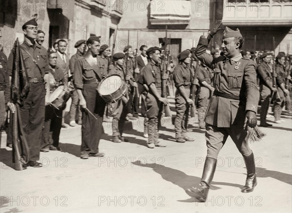 Le général Francisco Franco s'autoproclame "generalissimo", 1936