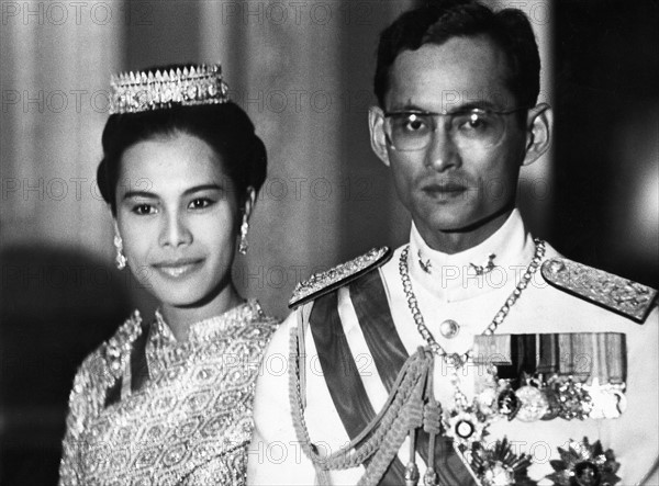 Le Roi Bhumidol Adulyadej et la Reine Sirkit