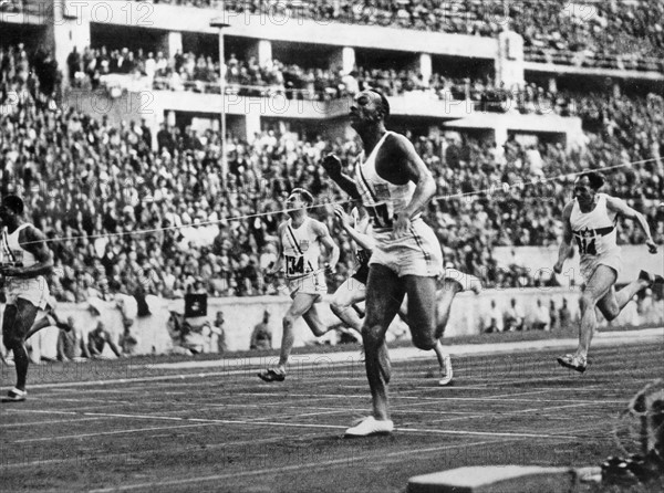 Jesse Owens aux JO de Berlin 1936