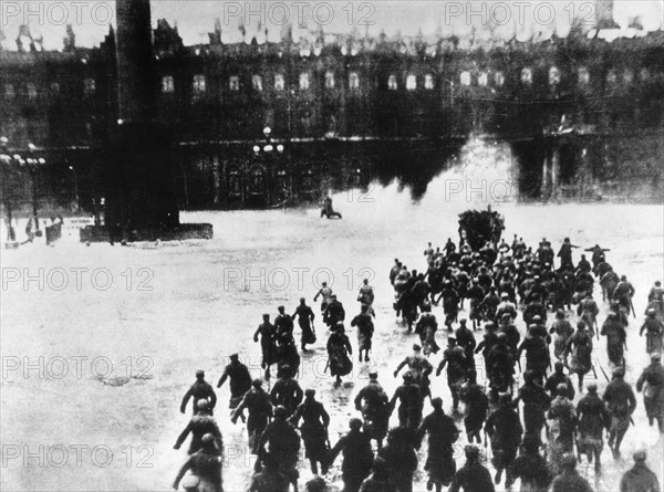 Assaut sur le Palais d'Hiver à Pétrograd, 1917