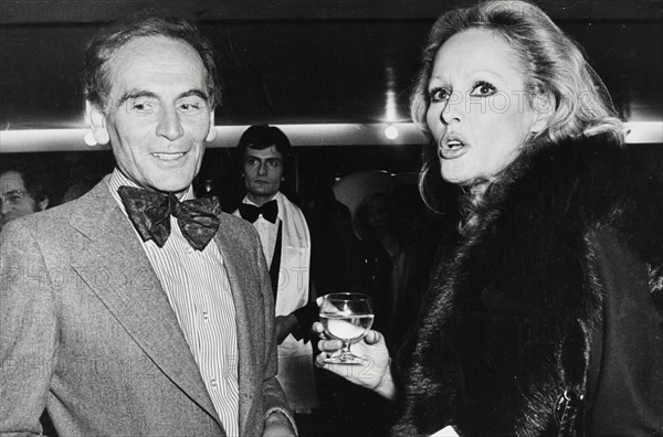 Ursula Andress et Pierre Cardin, 1975