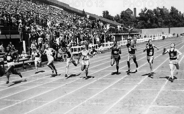 Jesse Owens, 1936