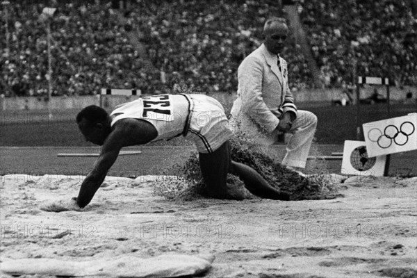 Jesse Owens, 1936