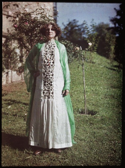 Emilie Floege, about 1910.