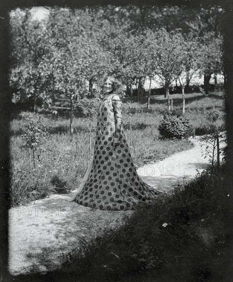 Emilie Floege, 1906.