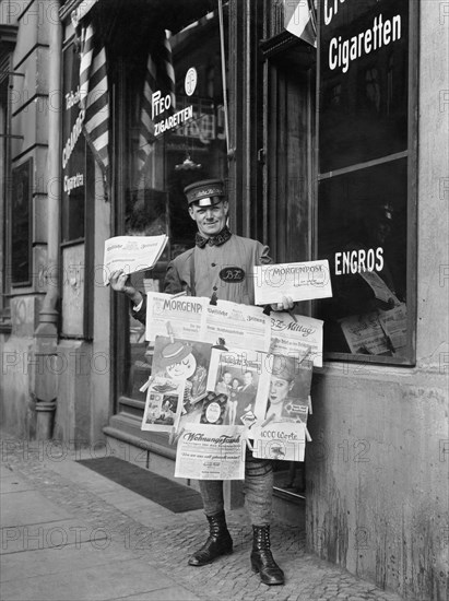 Vendeur de journaux à Berlin, 1926
