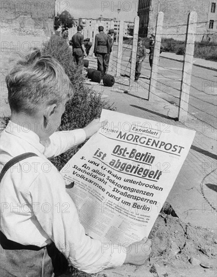 La presse allemande annonce la construction du mur de Berlin, 1961