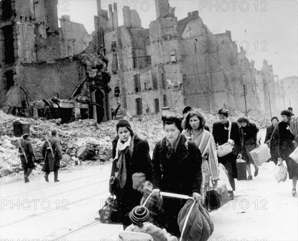 Réfugiés allemands dans Berlin, 1945