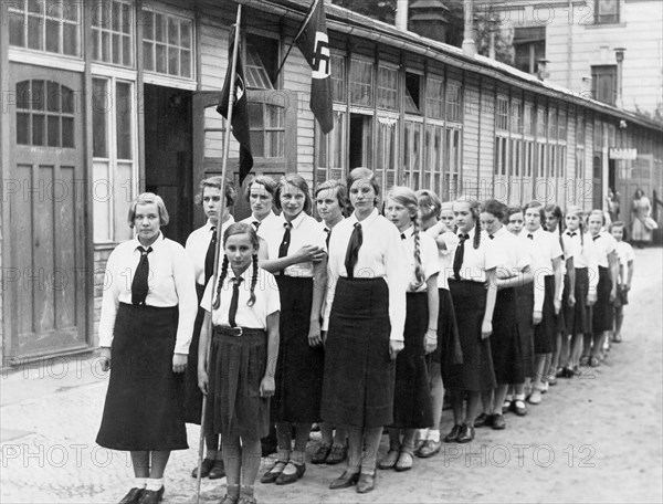 Patrouille de jeunes filles des BDM (jeunesses hitlériennes), 1934