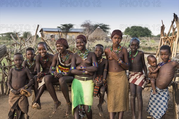 Group of girls and boys from the Hamer tribe