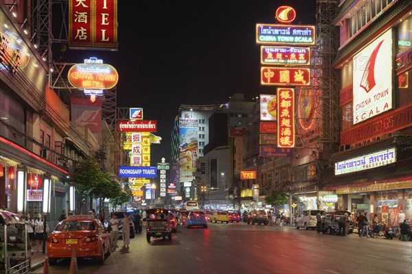 Yaowarat Road by night