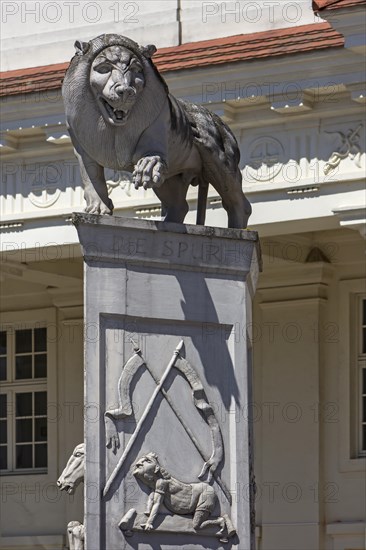 Lion sculpture by sculptor Peter Lenk