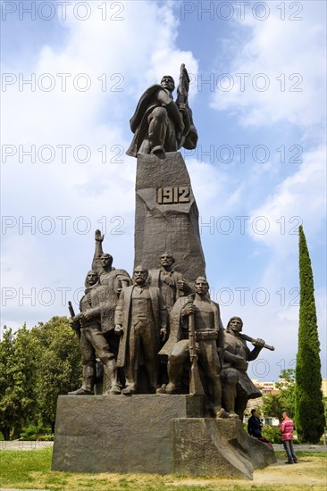 Independence monument with Ismail Qemali