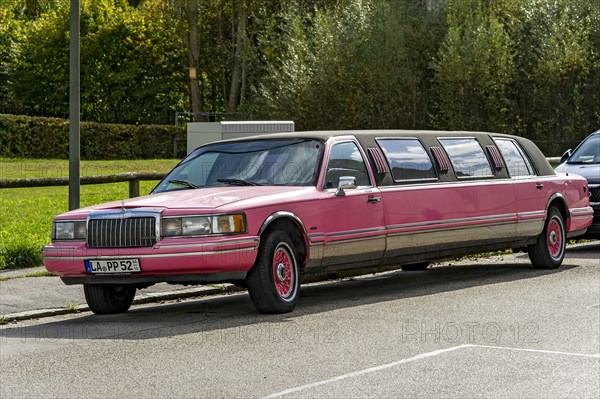 Oldtimer LINCOLN Town Car Stretch-Limousine Year 1990 to 1994